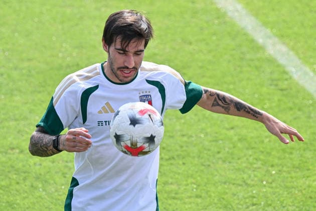 SOCCER - UEFA Nations League - TEAM ITALY - TRAINING Photo by IPA ABACAPRESS.COM89177736 - Italian player Sandro Tonali during TEAM ITALY - TRAINING, a UEFA Nations League soccer match in Florence, Italy, on October 1, 2026 Florence Italy  Copyright: xIPAxSport ABACAx