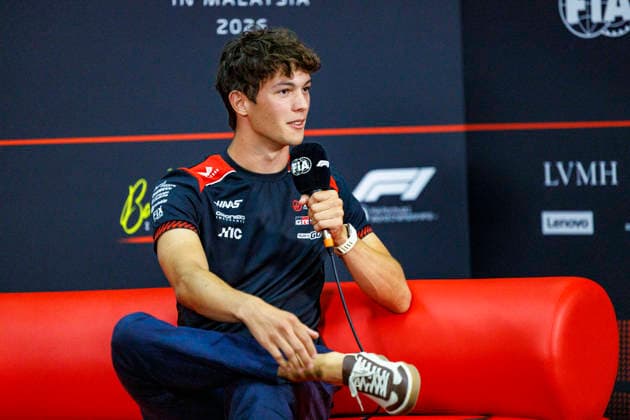 1st October 2026; Sepang IC, Kuala Lumpur, Malaysia; Formula 1, Bahrain Grand Prix, Arrival Day; Oliver Bearman (87) of Great Britain and TGR Haas F1 Team during the press conference, PK, Pressekonferenz at the Bahrain Grand Prix StephenxBlackberry