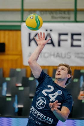 VOLLEYBALL - Coppa Pallavolo Senza Confini HARTBERG,AUSTRIA,01.OCT.26 - VOLLEYBALL - Coppa Pallavolo Senza Confini, VfB Friedrichshafen vs ACH Volley Ljubljana. Image shows Jonas Van Huizen (Friedrichshafen) during warm up.  GEPAxpictures xRomanxKoenigshofer