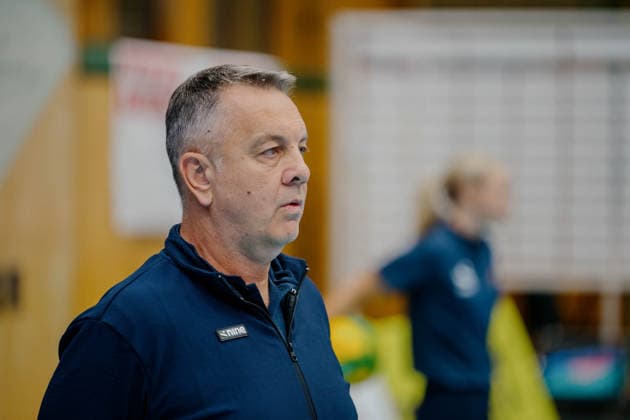 VOLLEYBALL - Coppa Pallavolo Senza Confini HARTBERG,AUSTRIA,01.OCT.26 - VOLLEYBALL - Coppa Pallavolo Senza Confini, VfB Friedrichshafen vs ACH Volley Ljubljana. Image shows head coach Igor Kolakovic (Ljubljana).  GEPAxpictures xRomanxKoenigshofer