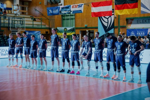 VOLLEYBALL - Coppa Pallavolo Senza Confini HARTBERG,AUSTRIA,01.OCT.26 - VOLLEYBALL - Coppa Pallavolo Senza Confini, VfB Friedrichshafen vs ACH Volley Ljubljana. Image shows the team of Friedrichshafen.  GEPAxpictures xRomanxKoenigshofer