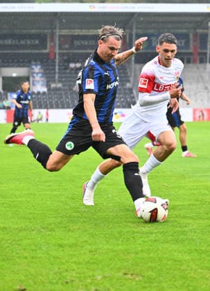 October 1, 2026 Soccer Season 2026–2027 Exhibition Match Friendly Match Preseason Match VfB Stuttgart SpVgg Greuther Fürth Kleeblatt Sports Photo Zink xwoxzix Regulations prohibit any use of photographs as image sequences and or quasi-video; for editorial use only. Felix Klaus 30, SpVgg Greuther Fürth; Collin Luca Schramm 50, VfB Stuttgart