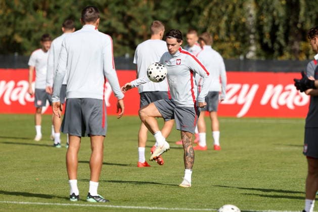 Kepa kolo Sochocina 01.10.2026 Trening reprezentacji Polski - - - Polish football national team, Nationalteam training session in Kepa near Sochocin Nicola Zalewski Fot. Marcin Solarz FotoPyk NEWSPIX.PL --- newspix.pl POLAND OUT! 