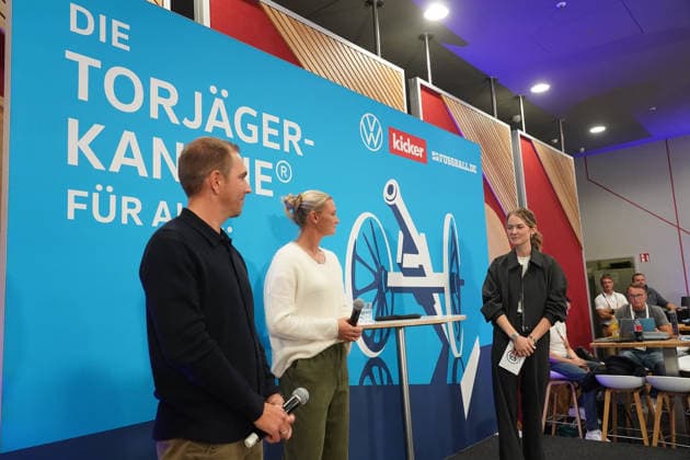 Winners of the Torjägerkanone für Alle award from *Kicker* and the DFB: Alexandra Popp and Philipp Lahm. Munich, October 1, 2026. Germany vs. Serbia, UEFA Nations League, Matchday 3, Allianz Arena
