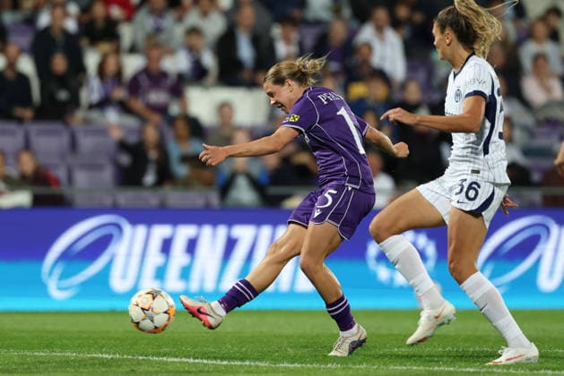 FK Austria Wien v FC Internazionale Milano - UEFA Women s Champions League 26 27 MD2 Tatjana Weiss of FK Austria Wien in action during the UEFA Women s Champions League Matchday 2 match between FK Austria Wien and FC Internazionale Milano at Franz-Horr-Stadion on October 1, 2026 in Vienna, Austria. Vienna Franz-Horr-Stadion Austria Copyright: xYigitxOerme PSxImagesxYigitxOerme PSxImagesx