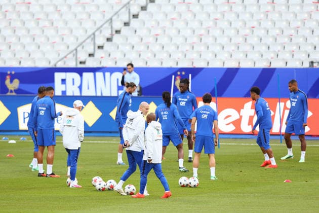 October 1, 2026, Saint-Denis, Ile-De-France, France: Head coach ZINEDINE ZIDANE during his first official training session on home soil for the Team France Training Session a day ahead of the UEFA Nations League 2026 27 groupe stage matchday 3 of 6 between FRANCE and ITALY at the Stade de France in Saint-Denis, France. Saint-Denis France - ZUMAc179 20261001_zep_c179_049 Copyright: xMickaelxChavetx