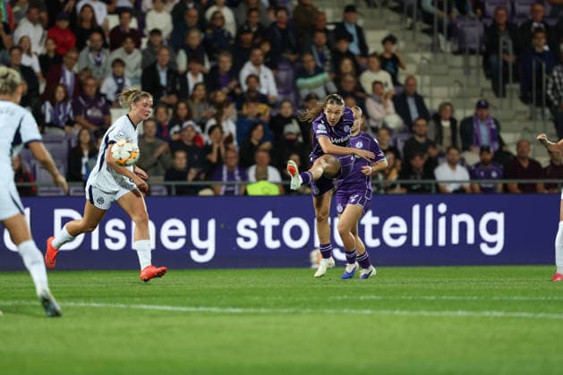 FK Austria Wien v FC Internazionale Milano - UEFA Women s Champions League 26 27 MD2 Modesta Uka of FK Austria Wien scores her team s first goal during the UEFA Women s Champions League Matchday 2 match between FK Austria Wien and FC Internazionale Milano at Franz-Horr-Stadion on October 1, 2026 in Vienna, Austria. Vienna Franz-Horr-Stadion Austria Copyright: xYigitxOerme PSxImagesxYigitxOerme PSxImagesx