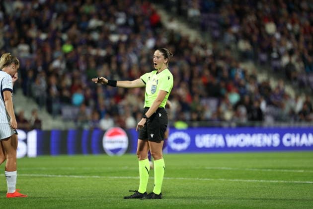 FK Austria Wien v FC Internazionale Milano - UEFA Women s Champions League 26 27 MD2 The referee Franziska Wildfeuer officiates during the UEFA Women s Champions League Matchday 2 match between FK Austria Wien and FC Internazionale Milano at Franz-Horr-Stadion on October 1, 2026 in Vienna, Austria. Vienna Franz-Horr-Stadion Austria Copyright: xYigitxOerme PSxImagesxYigitxOerme PSxImagesx