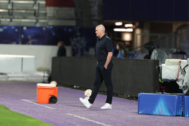 FK Austria Wien v FC Internazionale Milano - UEFA Women s Champions League 26 27 MD2 Head Coach of FK Austria Wien, Stefan Kenesei looks on during the UEFA Women s Champions League Matchday 2 match between FK Austria Wien and FC Internazionale Milano at Franz-Horr-Stadion on October 1, 2026 in Vienna, Austria. Vienna Franz-Horr-Stadion Austria Copyright: xYigitxOerme PSxImagesxYigitxOerme PSxImagesx