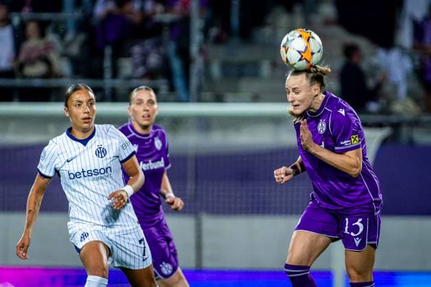 SOCCER - WCL, A.Wien vs Inter VIENNA,AUSTRIA,01.OCT.26 - SOCCER - UEFA Women s Champions League, FK Austria Wien vs FC Internationale Milano. Image shows Haley Bugeja (Inter) and Virginia Kirchberger (A.Wien).  GEPAxpictures xKevinxHackner