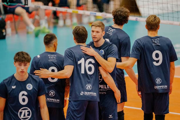 VOLLEYBALL - Coppa Pallavolo Senza Confini HARTBERG,AUSTRIA,01.OCT.26 - VOLLEYBALL - Coppa Pallavolo Senza Confini, VfB Friedrichshafen vs ACH Volley Ljubljana. Image shows the rejoicing of Friedrichshafen.  GEPAxpictures xRomanxKoenigshofer