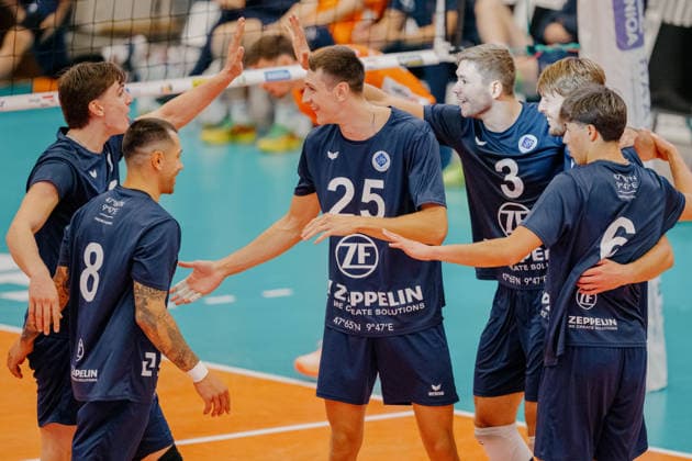 VOLLEYBALL - Coppa Pallavolo Senza Confini HARTBERG,AUSTRIA,01.OCT.26 - VOLLEYBALL - Coppa Pallavolo Senza Confini, VfB Friedrichshafen vs ACH Volley Ljubljana. Image shows the rejoicing of Friedrichshafen.  GEPAxpictures xRomanxKoenigshofer