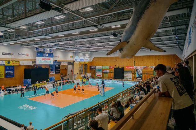VOLLEYBALL - Coppa Pallavolo Senza Confini HARTBERG,AUSTRIA,01.OCT.26 - VOLLEYBALL - Coppa Pallavolo Senza Confini, VfB Friedrichshafen vs ACH Volley Ljubljana. Image shows an overview of the Stadtwerke-Hartberg-Halle.  GEPAxpictures xRomanxKoenigshofer