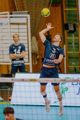 VOLLEYBALL - Coppa Pallavolo Senza Confini HARTBERG,AUSTRIA,01.OCT.26 - VOLLEYBALL - Coppa Pallavolo Senza Confini, VfB Friedrichshafen vs ACH Volley Ljubljana. Image shows Joris Berkhout (Friedrichshafen).  GEPAxpictures xRomanxKoenigshofer