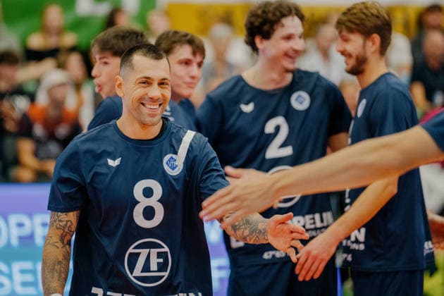 VOLLEYBALL - Coppa Pallavolo Senza Confini HARTBERG,AUSTRIA,01.OCT.26 - VOLLEYBALL - Coppa Pallavolo Senza Confini, VfB Friedrichshafen vs ACH Volley Ljubljana. Image shows Mateusz Czunkiewicz (Friedrichshafen).  GEPAxpictures xRomanxKoenigshofer