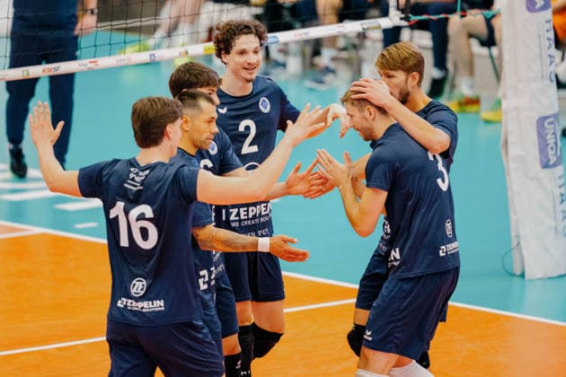 VOLLEYBALL - Coppa Pallavolo Senza Confini HARTBERG,AUSTRIA,01.OCT.26 - VOLLEYBALL - Coppa Pallavolo Senza Confini, VfB Friedrichshafen vs ACH Volley Ljubljana. Image shows the rejoicing of Friedrichshafen.  GEPAxpictures xRomanxKoenigshofer