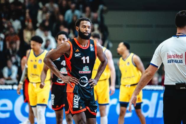 easycredit BBL Basketball Bundesliga 2026–2027 Rescheduled Game, Matchday 1: Science City Jena vs. RASTA Vechta on October 1, 2026; Lewis Matt (Vechta) Unhappy; Profile: Sparkassen Arena