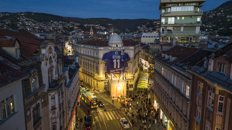 Bosnian football player Edin Dzeko retire from national team, Nationalteam SARAJEVO, BOSNIA AND HERZEGOVINA - OCTOBER 1: A giant national team jersey bearing the name and number of Bosnia and Herzegovina captain Edin Dzeko is displayed in Sarajevo ahead of the legendary striker s farewell match for the national team in Sarajevo, Bosnia and Herzegovina on October 1, 2026. Samir Jordamovic Anadolu Sarajevo Bosnia and Herzegovina. Editorial use only. Please get in touch for any other usage.  Copyright: x2026xAnadoluxSamirxJordamovicx