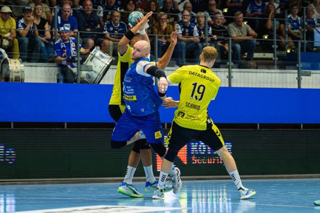 Peter Walz, ThSV Eisenach, 14, Philipp Ahouansou, TVB Stuttgart, 05, Linus Schmid, TVB Stuttgart, 19 (GER), ThSV Eisenach vs. TVB Stuttgart, 1st Opel Handball Bundesliga, Handball, Matchday 7, 2026–2027 Season, 7:00 p.m., October 1, 2026 GER, ThSV Eisenach vs. TVB Stuttgart, 1st Opel Handball Bundesliga, Handball, Matchday 7, 2026–2027 Season, 7:00 p.m., October 1, 2026 Eisenach Copyright: xMartinxHerbstx
