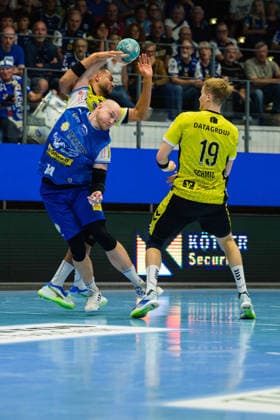 Peter Walz, ThSV Eisenach, 14, Philipp Ahouansou, TVB Stuttgart, 05, Linus Schmid, TVB Stuttgart, 19 (GER), ThSV Eisenach vs. TVB Stuttgart, 1st Opel Handball Bundesliga, Handball, Matchday 7, 2026–2027 Season, 7:00 p.m., October 1, 2026 GER, ThSV Eisenach vs. TVB Stuttgart, 1st Opel Handball Bundesliga, Handball, Matchday 7, 2026–2027 Season, 7:00 p.m., October 1, 2026 Eisenach Copyright: xMartinxHerbstx