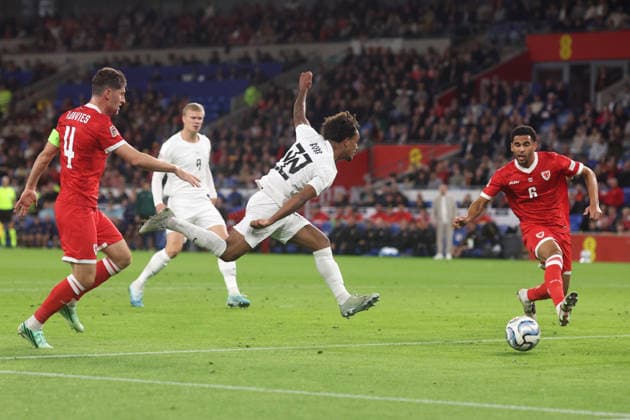 Wales gegen Norwegen – UEFA Nations League, 1. Oktober 2026, Cardiff – UEFA Nations League – Wales gegen Norwegen – Oscar Bobb aus Norwegen erzielt das erste Tor des Spiels – Foto: Charlotte Wilson, Cardiff, Großbritannien  Copyright: xCharlottexWilsonxOffside