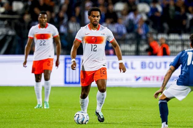 THESSALONIKI - Jurrien Timber of the Netherlands dribbles the ball during the UEFA Nations League match between Greece and the Netherlands at the Toumba Stadium on 1 October 2026 in Thessaloniki, Greece. MARCEL TER BALS ANP UEFA Nations League 2026 27 xVIxANPxSportx xMarcelxterxBalsxIVx 571089345 originalFilename: 571089345.jpg