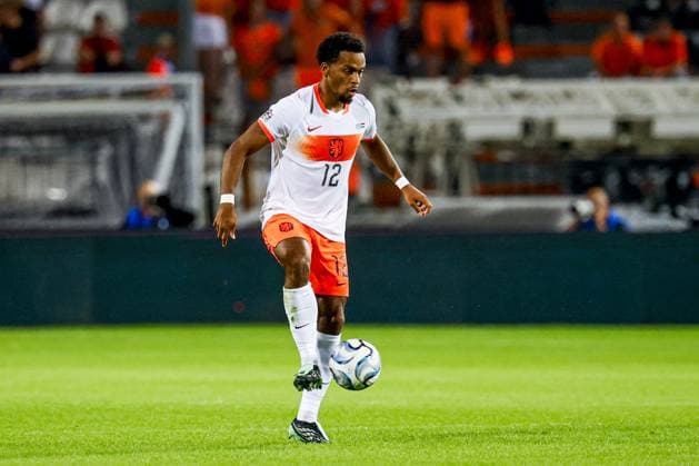 THESSALONIKI - Jurrien Timber of the Netherlands controls the ball during the UEFA Nations League match between Greece and the Netherlands at the Toumba Stadium on 1 October 2026 in Thessaloniki, Greece. MARCEL TER BALS ANP UEFA Nations League 2026 27 xVIxANPxSportx xMarcelxterxBalsxIVx 571089455 originalFilename: 571089455.jpg