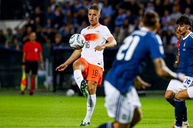 THESSALONIKI - Joey Veerman of the Netherlands passes the ball during the UEFA Nations League match between Greece and the Netherlands at the Toumba Stadium on 1 October 2026 in Thessaloniki, Greece. MARCEL TER BALS ANP UEFA Nations League 2026 27 xVIxANPxSportx xMarcelxterxBalsxIVx 571090264 originalFilename: 571090264.jpg