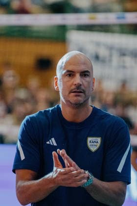 VOLLEYBALL - Coppa Pallavolo Senza Confini HARTBERG,AUSTRIA,01.OCT.26 - VOLLEYBALL - Coppa Pallavolo Senza Confini, TSV Hartberg vs Verona Volley. Image shows head coach Fabio Soli (Verona).  GEPAxpictures xRomanxKoenigshofer