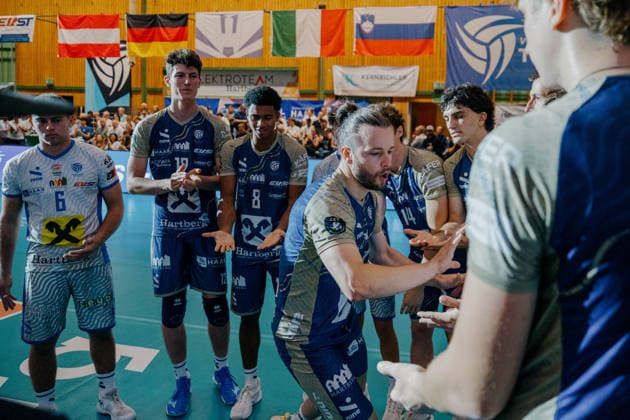 VOLLEYBALL - Coppa Pallavolo Senza Confini HARTBERG,AUSTRIA,01.OCT.26 - VOLLEYBALL - Coppa Pallavolo Senza Confini, TSV Hartberg vs Verona Volley. Image shows the team of Hartberg.  GEPAxpictures xRomanxKoenigshofer