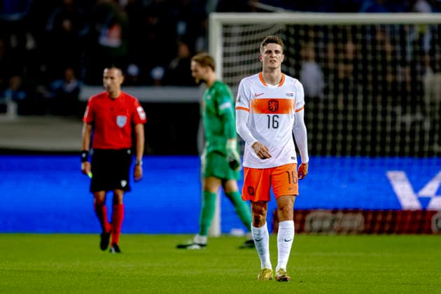 THESSALONIKI: Netherlands midfielder Guus Til looks dejected during the UEFA Nations League match between Greece and the Netherlands at Toumba Stadium on October 1, 2026, in Thessaloniki, Greece. Photo by DeFodi Images