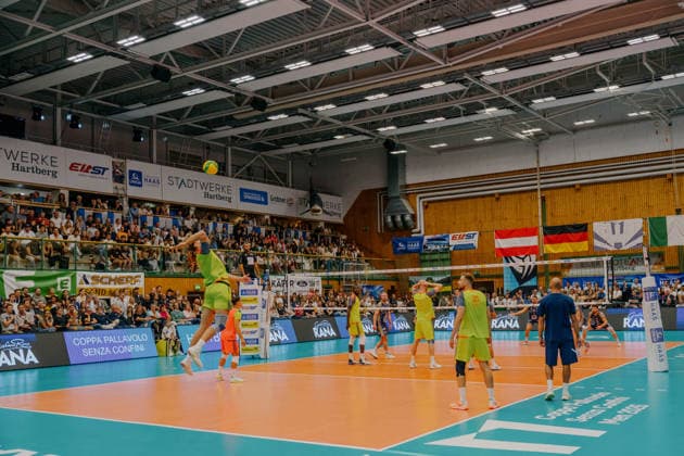 VOLLEYBALL - Coppa Pallavolo Senza Confini HARTBERG,AUSTRIA,01.OCT.26 - VOLLEYBALL - Coppa Pallavolo Senza Confini, TSV Hartberg vs Verona Volley. Image shows an overview of the Stadtwerke-Hartberg-Halle.  GEPAxpictures xRomanxKoenigshofer
