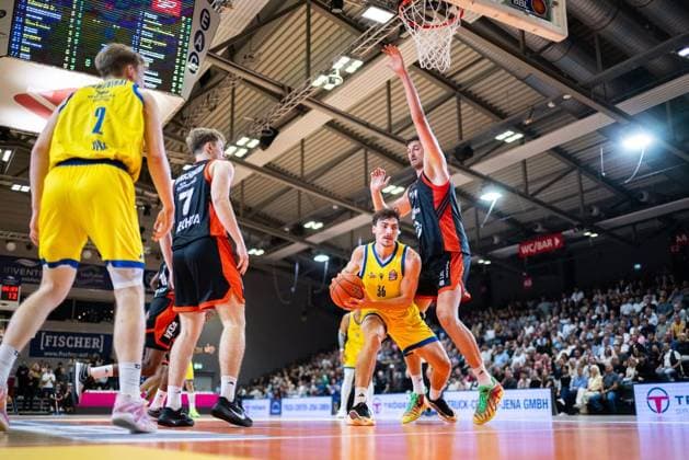 BASKETBALL EASYCREDIT BBL MATCHDAY 1 SCIENCE CITY JENA RASTA VECHTA ** FOR EDITORIAL PURPOSES ONLY ** EDITORIAL USE ONLY ** p 01 10 2026 Jena Basketball easyCredit BBL 1 Basketball Bundesliga 2026–2027 Season Matchday 1 Sparkassen Arena Science City Jena RASTA Vechta in the photo: Kristofer Krause 36 Science City Jena in a duel with Tibor Pleiß 21 RASTA Vechta Germany Thuringia Jena Copyright SaschaxFromm Copyright: SaschaxFromm doc87ufdxx1uvp1dz0i91u9b ,EDITORIAL USE ONLY Copyright: SaschaxFromm