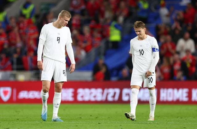 Erling Haaland and Martin Odegaard of Norway show a look of dejection after Dan James of Wales scores a goal to make the score 1-1 Wales v Norway, UEFA Nations League, Football, Cardiff City Stadium, Cardiff, UK - 01 Oct 2026Cardiff Cardiff City Stadium United Kingdom  Copyright: xKieranxMcManus Shutterstockx 17180132ab