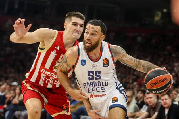 Crvena Zvezda v Anadolu Efes - EuroLeague BELGRADE, SERBIA - OCTOBER 1: Mike James (55) of Anadolu Efes in action during the EuroLeague basketball match between Crvena Zvezda and Anadolu Efes at Belgrade Arena in Belgrade, Serbia, on October 1, 2026. Filip Stevanovic Anadolu Belgrade Serbia. Editorial use only. Please get in touch for any other usage.  Copyright: x2026xAnadoluxFilipxStevanovicx
