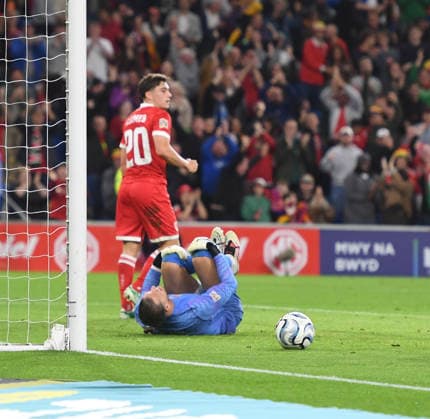 Cardiff, Wales, October 1st 2026 .Daniel James of Wales scores for his side equalising the scoresduring the 2027 UEFA Nations league-league phase-Group A4 between Wales and Norway at Cardiff City stadium (Photo by Jeff Thomas Sports Press Photo) Copyright: xJeffxThomas SportsxPressxPhotox Sportspressphoto_SPR243423