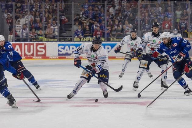 DEL, German Ice Hockey League, 2026–27 Season, Matchday 5: Adler Mannheim vs. Iserlohn Roosters, Lua Niehus 18, Iserlohn on the Rise Copyright: xUdoxHerrmannx