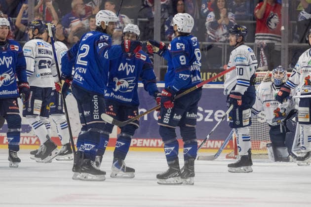 DEL, German Ice Hockey League, 2026–27 Season, Matchday 5: Adler Mannheim vs. Iserlohn Roosters. Joy among the Adler players after Nicolas Mattinen s goal in the 52nd minute, making the score 2–0. Copyright: xUdoxHerrmannx