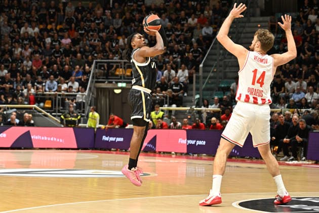 Virtus Bologna v Olympiacos Piraeus - Euroleague 2026 2027 Marcus Carr of Virtus Bologna plays during the EuroLeague Basketball Championship 2026 2027, Matchday 3 of the regular season game between Virtus Bologna and Olympiacos Piraeus at PalaDozza in Bologna, Italy, on October 1, 2026. Bologna Italy  Copyright: xRobertoxTommasinix originalFilename:tommasini-virtusbo261001_npTUp.jpg