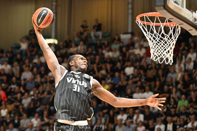 Virtus Bologna v Olympiacos Piraeus - Euroleague 2026 2027 Aliou Diarra of Virtus Bologna dunks during the EuroLeague Basketball Championship 2026 2027 regular season match between Virtus Bologna and Olympiacos Piraeus at PalaDozza in Bologna, Italy, on October 1, 2026. Bologna Italy  Copyright: xRobertoxTommasinix originalFilename:tommasini-virtusbo261001_npVjr.jpg