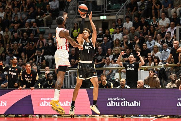 Virtus Bologna v Olympiacos Piraeus - Euroleague 2026 2027 Kessler Edwards of Virtus Bologna plays during the EuroLeague Basketball Championship 2026 2027, Matchday 3 of the regular season game between Virtus Bologna and Olympiacos Piraeus at PalaDozza in Bologna, Italy, on October 1, 2026. Bologna Italy  Copyright: xRobertoxTommasinix originalFilename:tommasini-virtusbo261001_npXQi.jpg