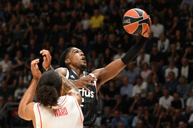 Virtus Bologna v Olympiacos Piraeus - Euroleague 2026 2027 Marcus Carr of Virtus Bologna plays during the EuroLeague Basketball Championship 2026 2027, Matchday 3 of the regular season game between Virtus Bologna and Olympiacos Piraeus at PalaDozza in Bologna, Italy, on October 1, 2026. Bologna Italy  Copyright: xRobertoxTommasinix originalFilename:tommasini-virtusbo261001_npZni.jpg