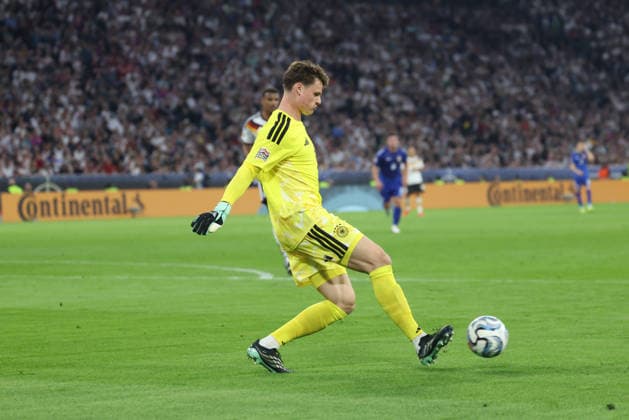 Jonas Urbig, Germany, 01 with the ball, GER, Germany vs. Serbia, soccer, UEFA Nations League, Matchday 3, 2026–2027 season, October 1, 2026, GER, Germany vs. Serbia, soccer, UEFA Nations League, Matchday 3, 2026–2027 season, October 1, 2026, Munich Copyright: xEibner-Pressefoto JennixMaulx EP_JML