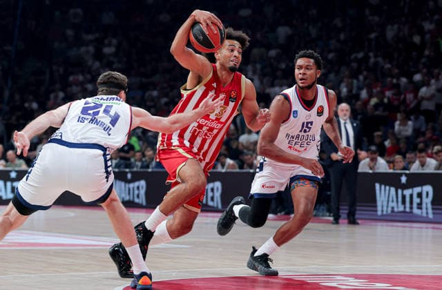 Crvena Zvezda v Efes, Euroleague, season 2026 2027, round 3 Belgrade, Serbia. 1th Oct, 2026. Crvena Zvezda s Jordan Nwora during Euroleague basketball match between Crvena Zvezda (Red Star) and Anadolu Efes Istanbul on October 1. 2026. in Belgrade, Serbia. Belgrade Serbia Copyright: xPedjaxMilosavljevic STARSPORTx x2026x