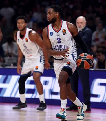 Crvena Zvezda v Efes, Euroleague, season 2026 2027, round 3 Belgrade, Serbia. 1th Oct, 2026. Anadolu Efes Jordan Loyd during Euroleague basketball match between Crvena Zvezda (Red Star) and Anadolu Efes Istanbul on October 1. 2026. in Belgrade, Serbia. Belgrade Serbia Copyright: xPedjaxMilosavljevic STARSPORTx x2026x