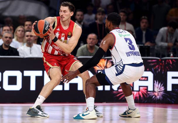 Crvena Zvezda v Efes, Euroleague, season 2026 2027, round 3 Belgrade, Serbia. 1th Oct, 2026. Crvena Zvezda s David Kramer during Euroleague basketball match between Crvena Zvezda (Red Star) and Anadolu Efes Istanbul on October 1. 2026. in Belgrade, Serbia. Belgrade Serbia Copyright: xPedjaxMilosavljevic STARSPORTx x2026x