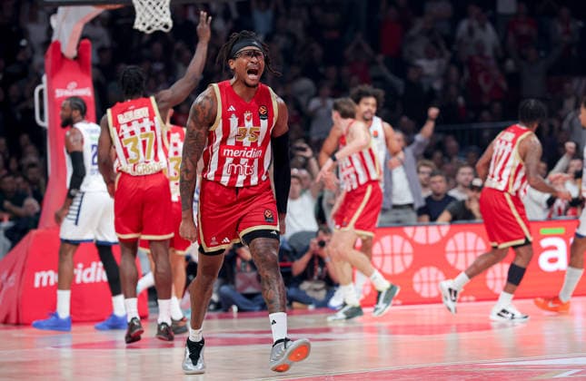 Crvena Zvezda v Efes, Euroleague, season 2026 2027, round 3 Belgrade, Serbia. 1th Oct, 2026. Crvena Zvezda s Chima Moneke during Euroleague basketball match between Crvena Zvezda (Red Star) and Anadolu Efes Istanbul on October 1. 2026. in Belgrade, Serbia. Belgrade Serbia Copyright: xPedjaxMilosavljevic STARSPORTx x2026x