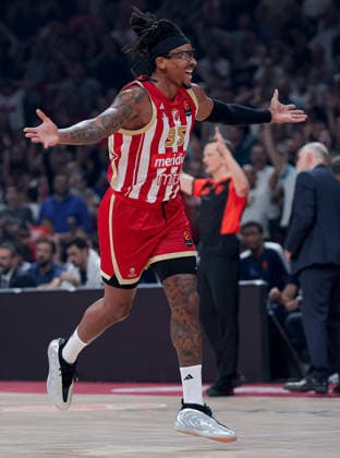 Crvena Zvezda v Efes, Euroleague, season 2026 2027, round 3 Belgrade, Serbia. 1th Oct, 2026. Crvena Zvezda s Chima Moneke during Euroleague basketball match between Crvena Zvezda (Red Star) and Anadolu Efes Istanbul on October 1. 2026. in Belgrade, Serbia. Belgrade Serbia Copyright: xPedjaxMilosavljevic STARSPORTx x2026x