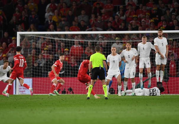 Cardiff, Wales, October 1st 2026 Neco Williams of Wales takes a free kick and scores his sides 2nd goal during the 2027 UEFA Nations league-league phase-Group A4 between Wales and Norway at Cardiff City stadium (Photo by Jeff Thomas Sports Press Photo) Copyright: xJeffxThomas SportsxPressxPhotox Sportspressphoto_SPR243453