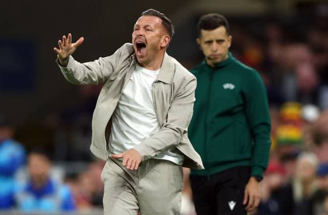 Wales manager Craig Bellamy gestures on the touchline Wales v Norway, UEFA Nations League, Football, Cardiff City Stadium, Cardiff, UK - 01 Oct 2026Cardiff Cardiff City Stadium United Kingdom  Copyright: xKieranxMcManus Shutterstockx 17180132aw